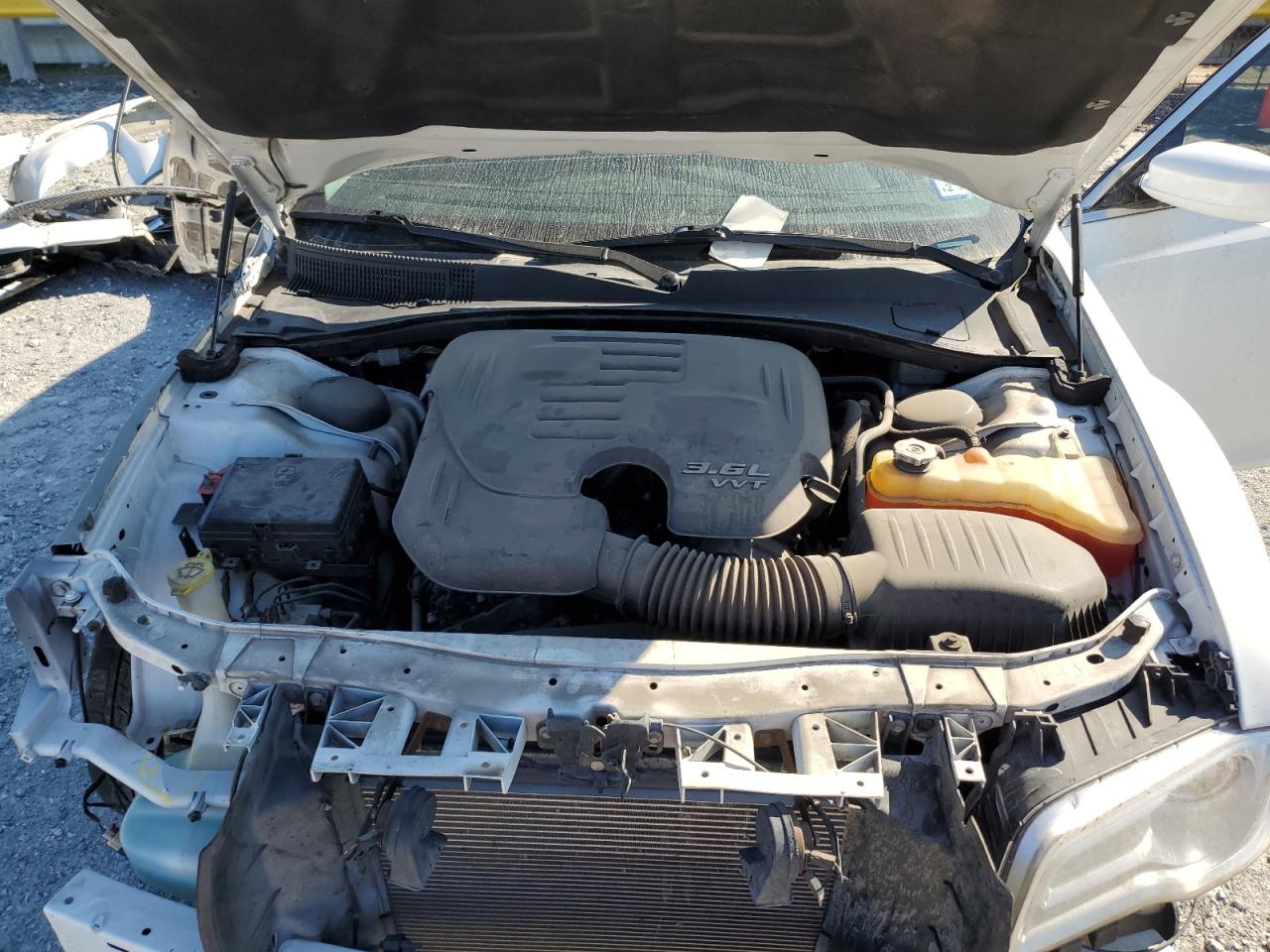 2015 Chrysler 300 Limited VIN: 2C3CCAAGXFH792608 Lot: 86544125