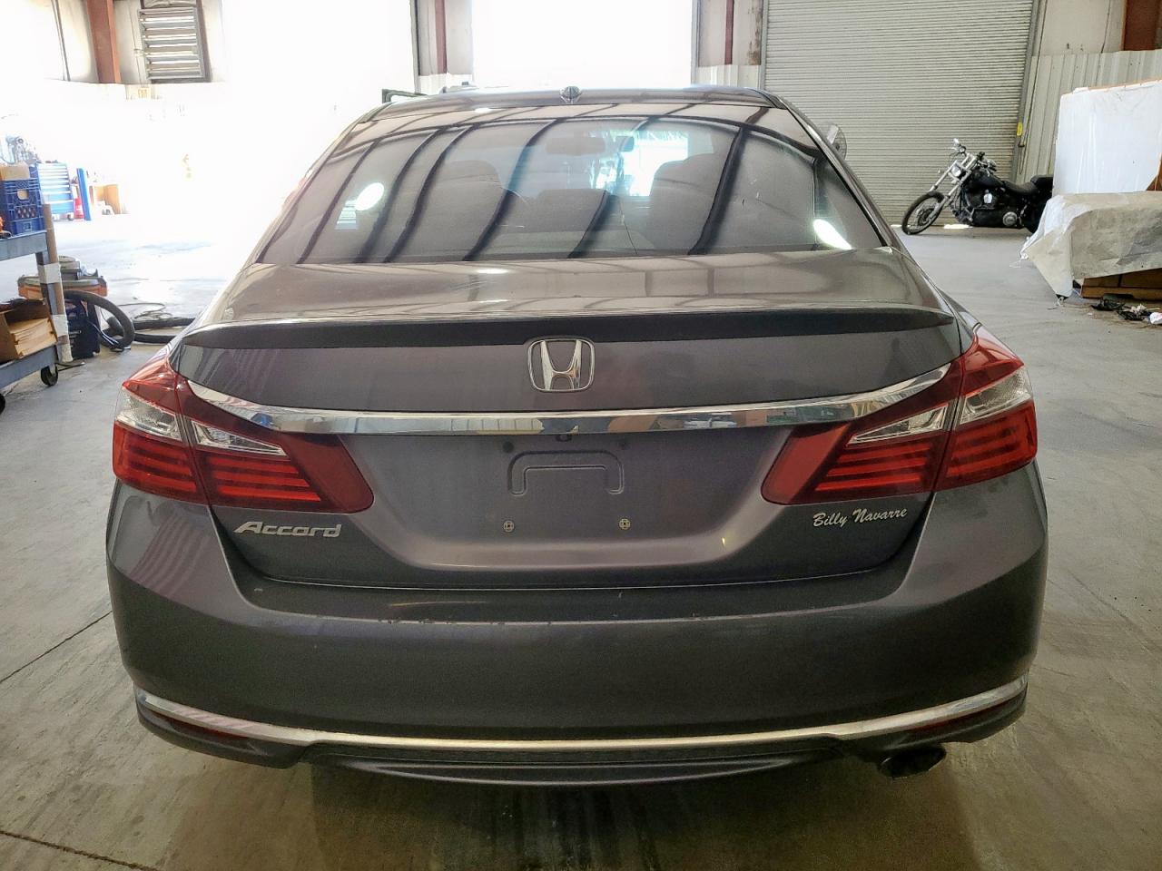 2017 Honda Accord Exl VIN: 1HGCR2F80HA020820 Lot: 86081295