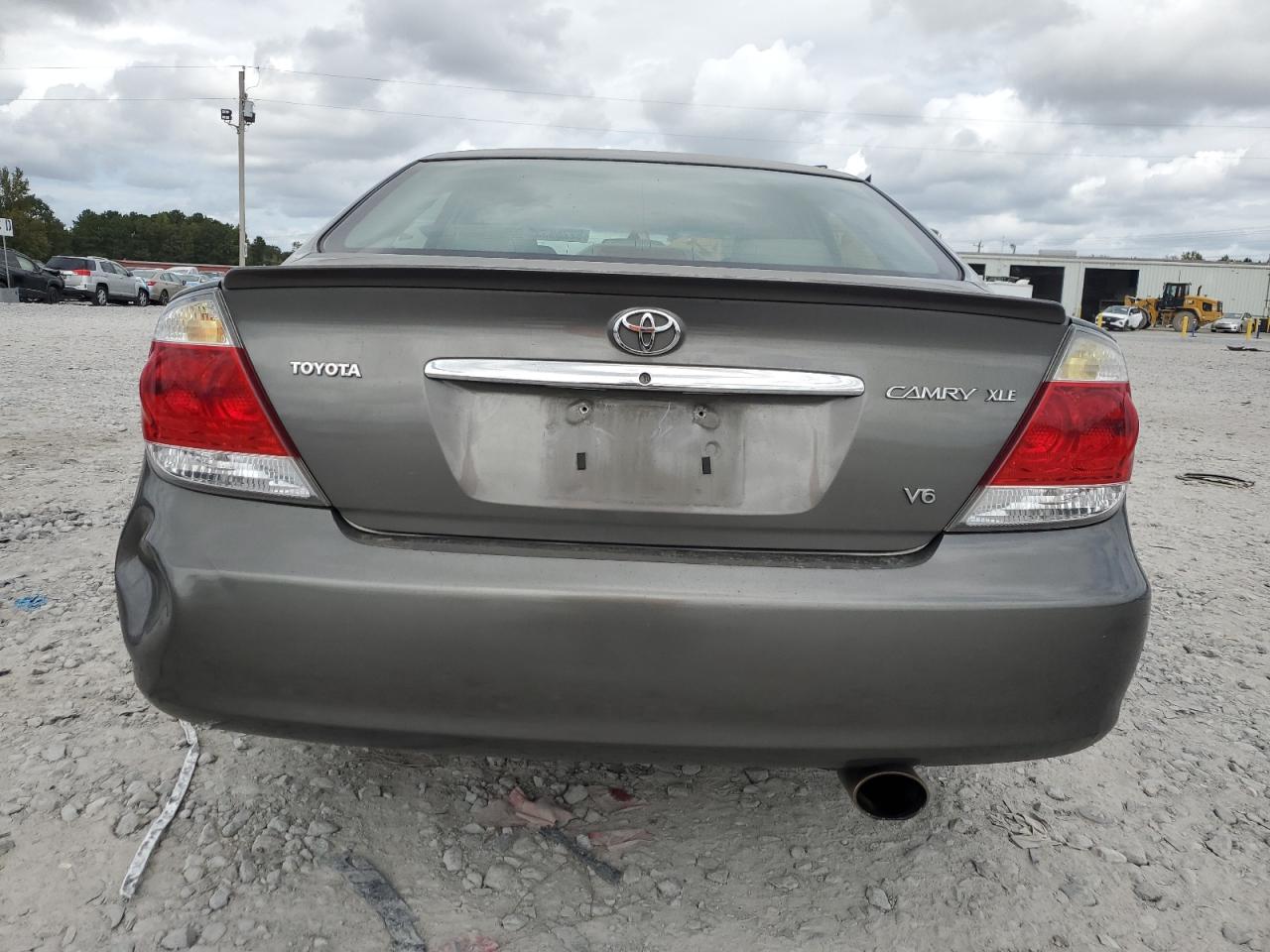 2005 Toyota Camry Le VIN: 4T1BF30K95U610260 Lot: 82259335