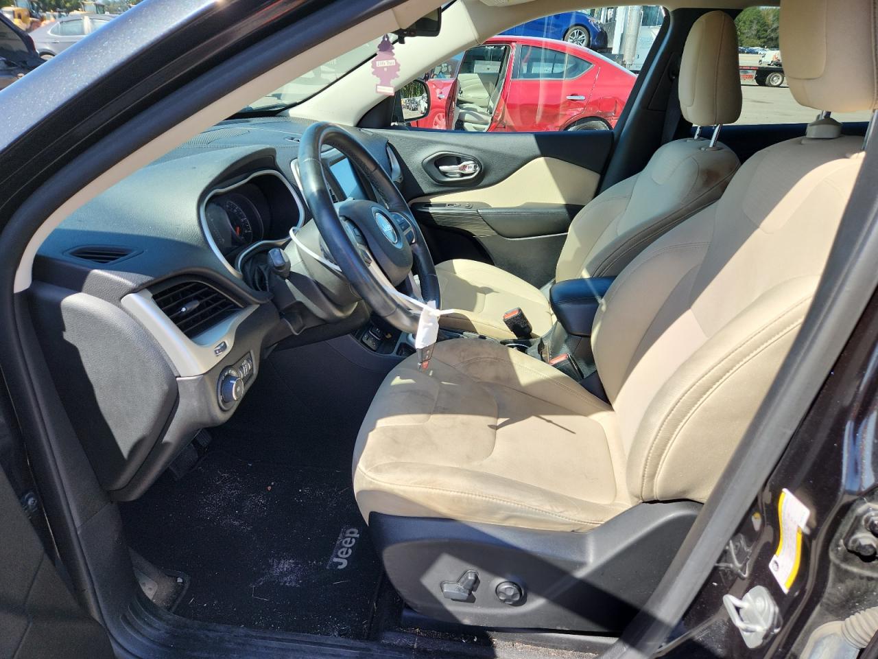 2015 Jeep Cherokee Latitude VIN: 1C4PJLCS8FW791278 Lot: 83997235