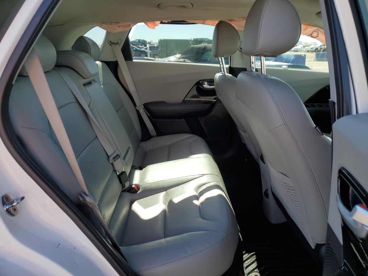 2018 Kia Niro Touring VIN: KNDCE3LC8J5126438 Lot: 87277345