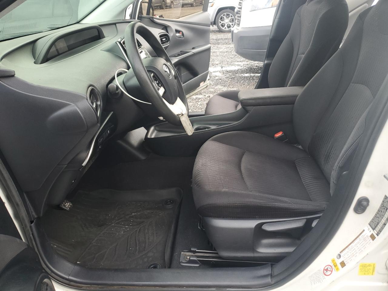 2018 Toyota Prius VIN: JTDKARFU8J3550597 Lot: 82217805