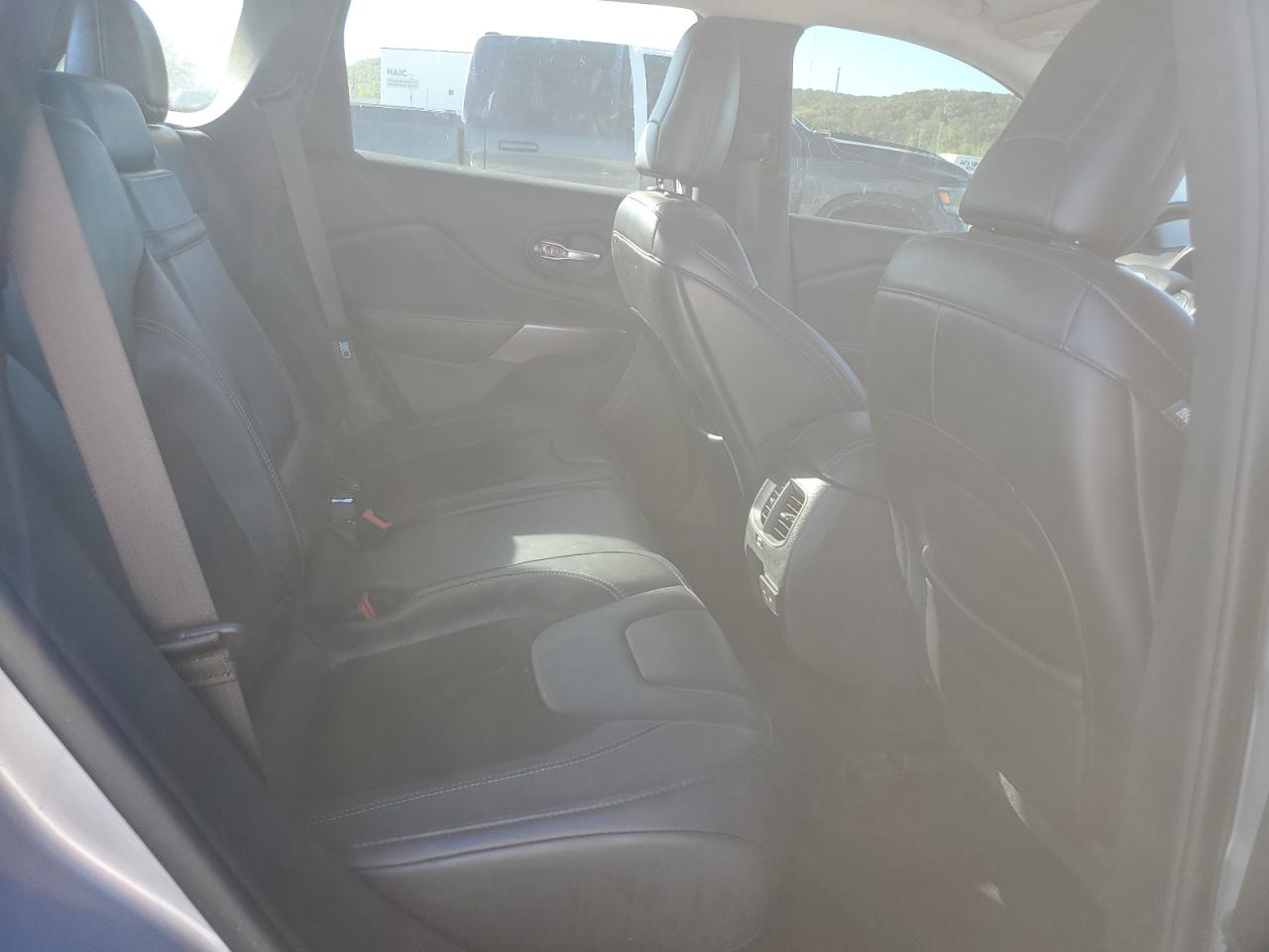 2019 Jeep Cherokee Latitude Plus VIN: 1C4PJLLB2KD403158 Lot: 89491535