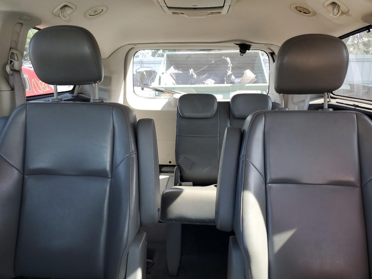 2010 Volkswagen Routan Se VIN: 2V4RW3D12AR246166 Lot: 84870665