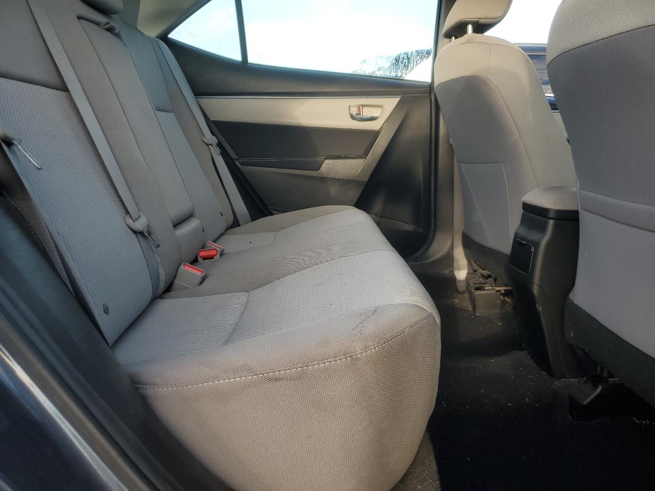 2016 Toyota Corolla L VIN: 5YFBURHE3GP422815 Lot: 85665655