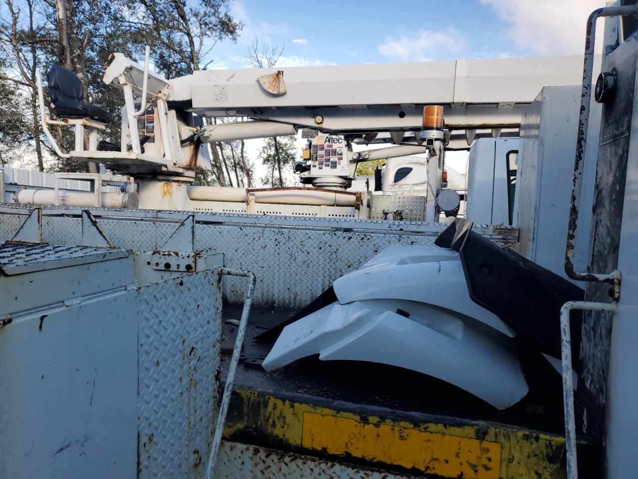 2011 International 7000 7400 VIN: 1HTWGAAR8BJ327173 Lot: 85137075