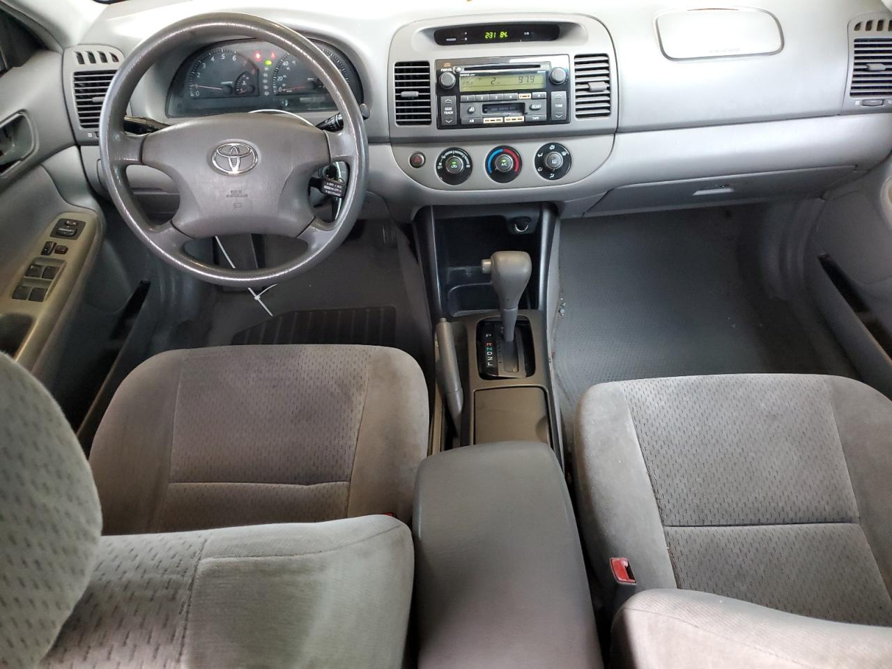 2002 Toyota Camry Le VIN: 4T1BE32K32U511347 Lot: 82315605