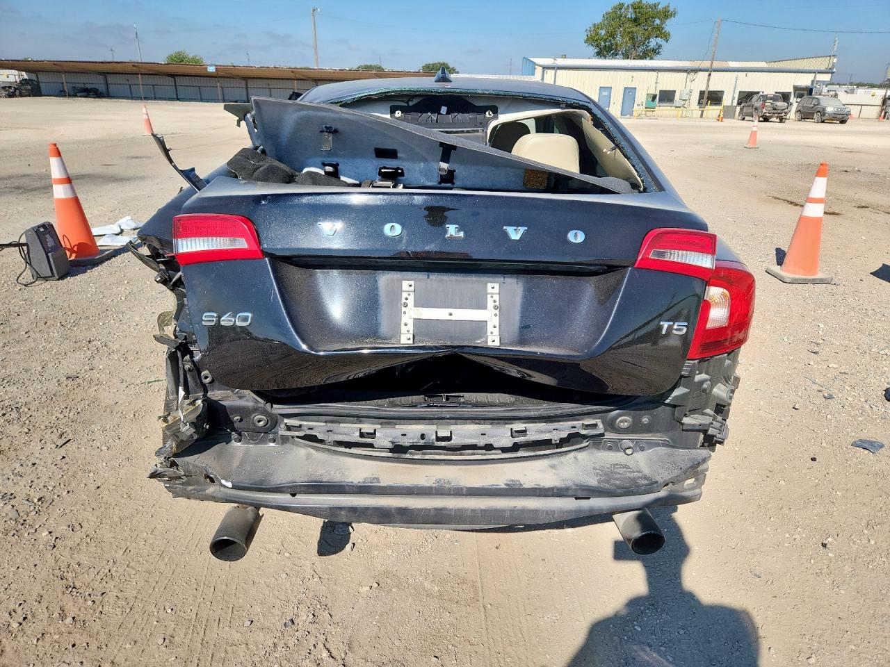 2017 Volvo S60 VIN: YV126MFL8H2424214 Lot: 85933775