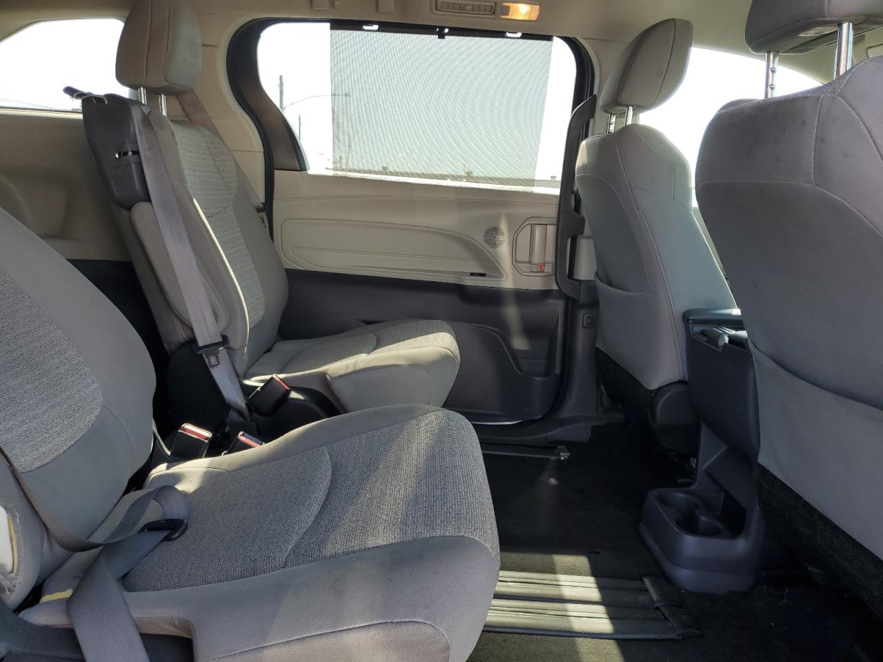 2022 Toyota Sienna Le VIN: 5TDKRKEC4NS103245 Lot: 89871845