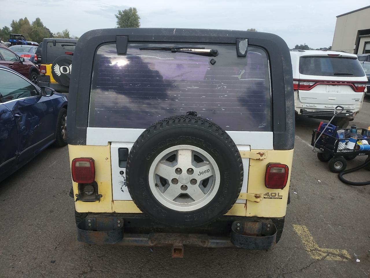 1992 Jeep Wrangler / Yj VIN: 2J4FY29S5NJ553428 Lot: 84649565