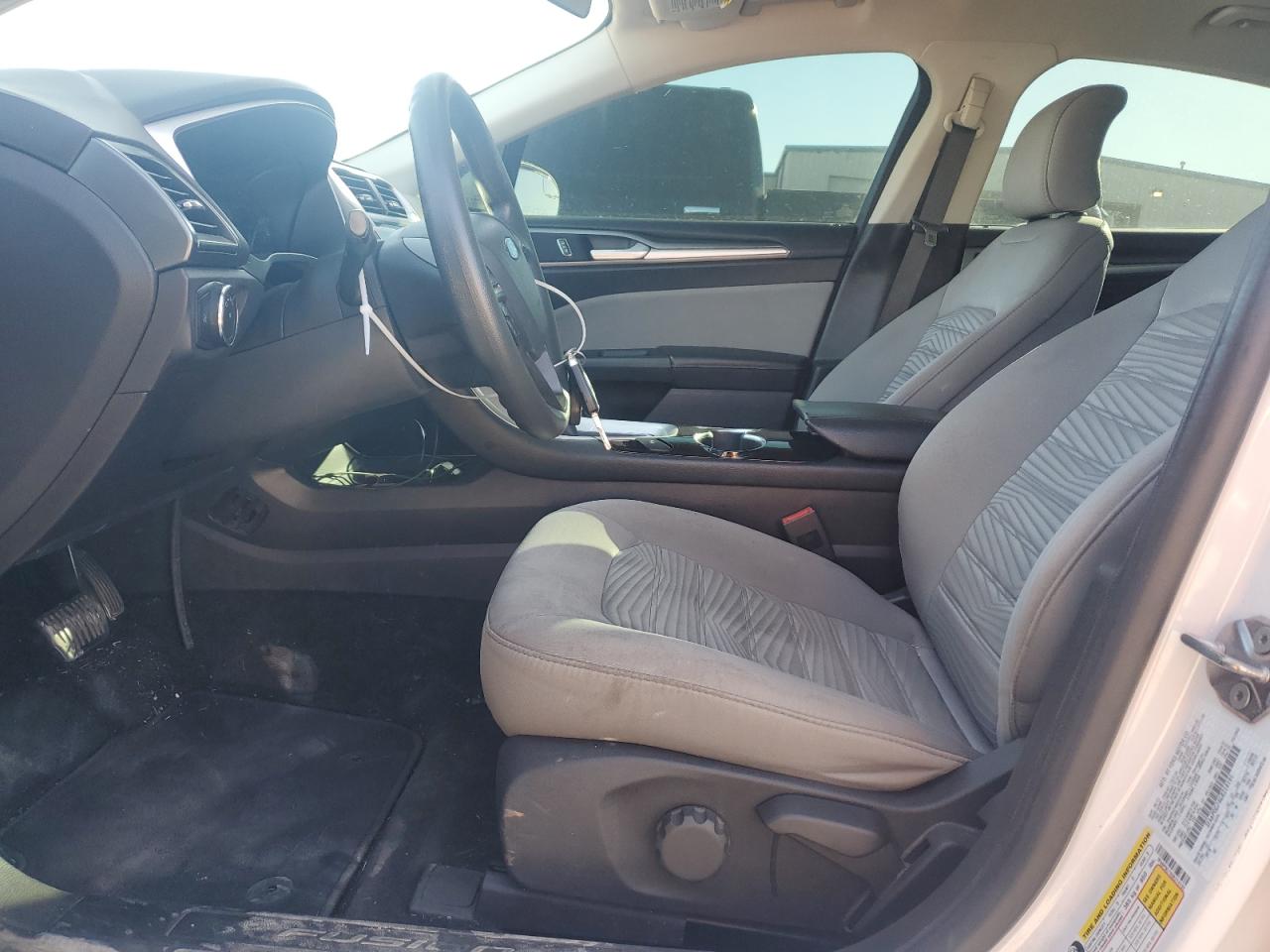 2016 Ford Fusion S VIN: 3FA6P0G74GR214191 Lot: 86821375