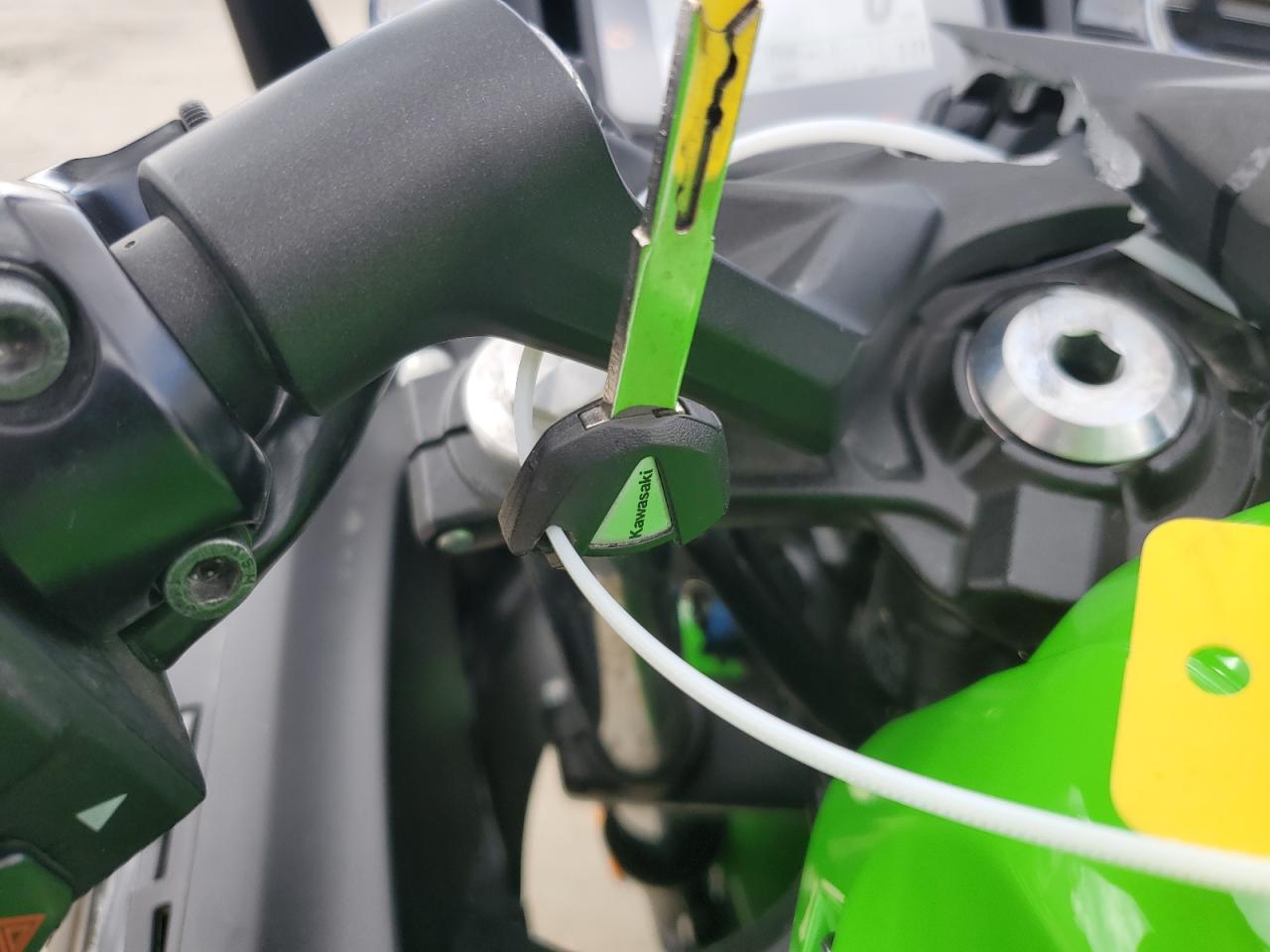 2023 Kawasaki Ex650 R VIN: ML5EXER1XPDA81308 Lot: 82268005