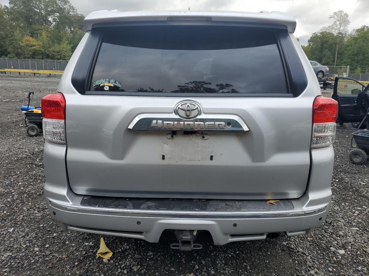 2010 Toyota 4Runner Sr5 VIN: JTEBU5JR8A5003543 Lot: 85652265