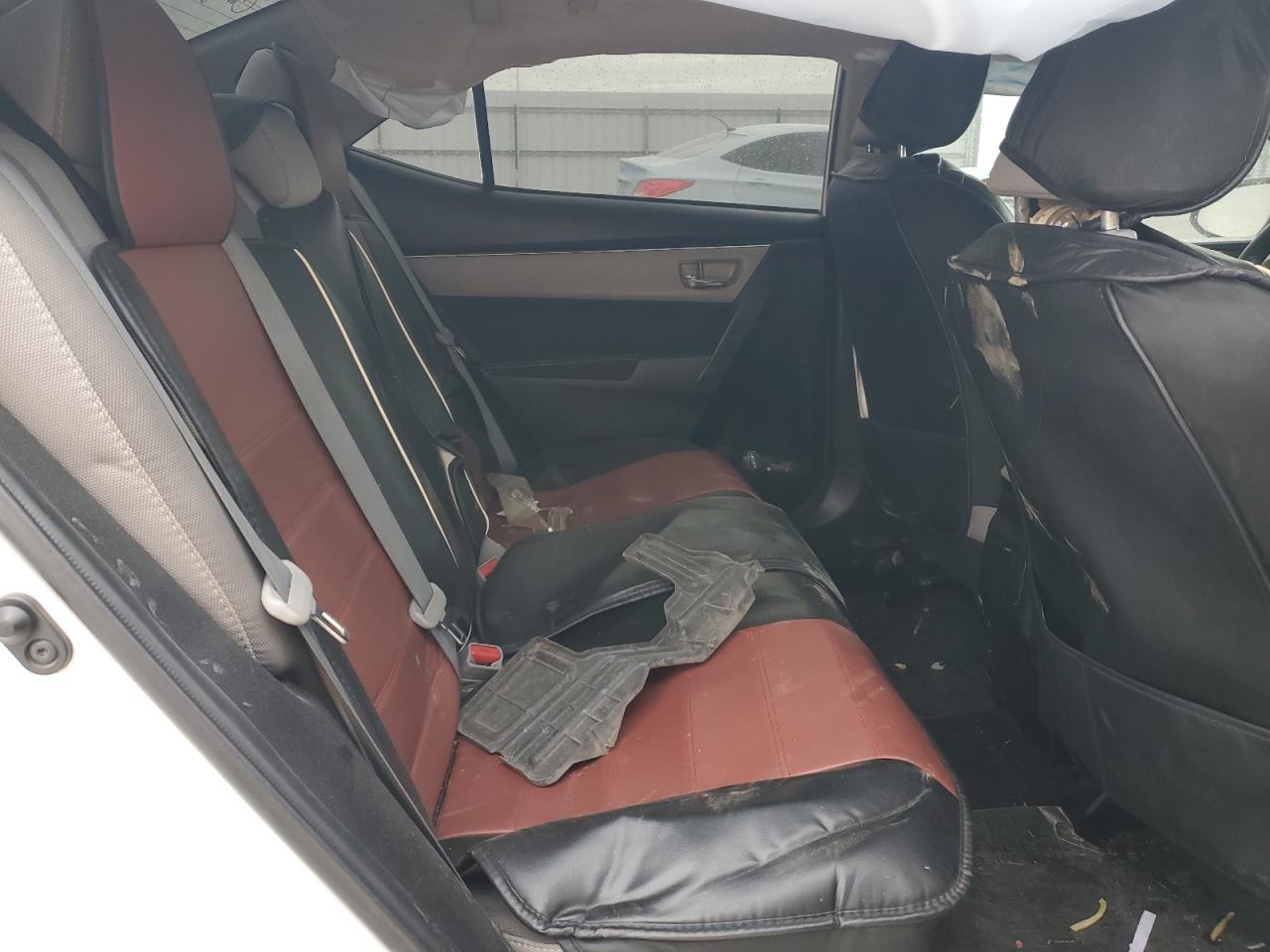 2017 Toyota Corolla L VIN: 5YFBURHE8HP636393 Lot: 85520785