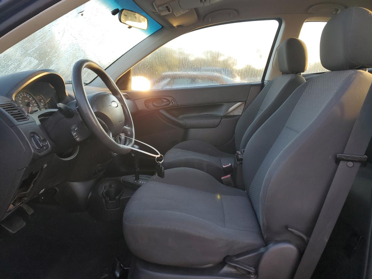 2005 Ford Focus Zx3 VIN: 3FAFP31N35R132782 Lot: 82307455