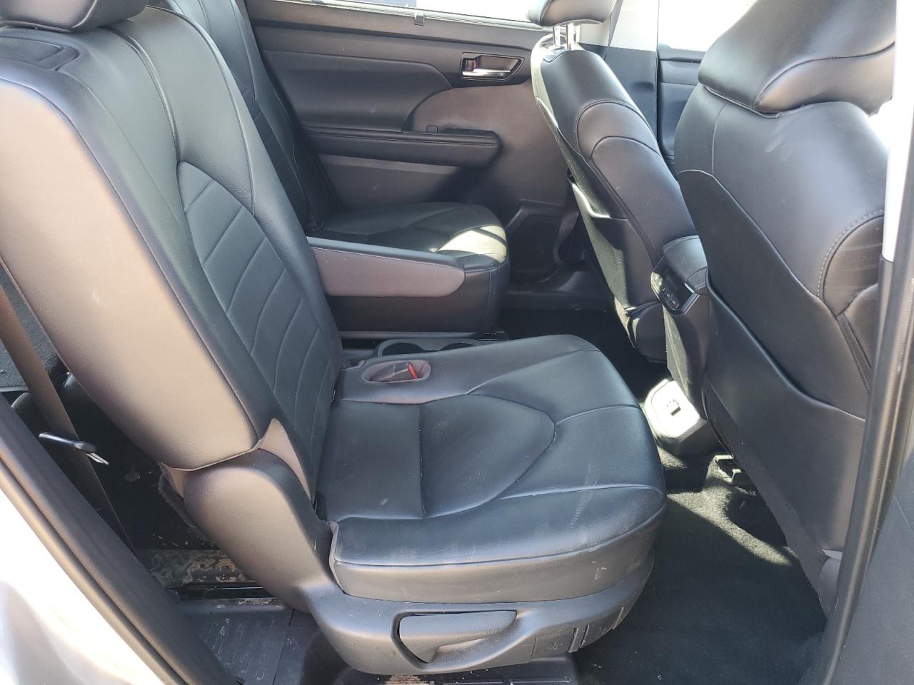 2021 Toyota Highlander Xle VIN: 5TDGZRBH6MS122425 Lot: 84927075