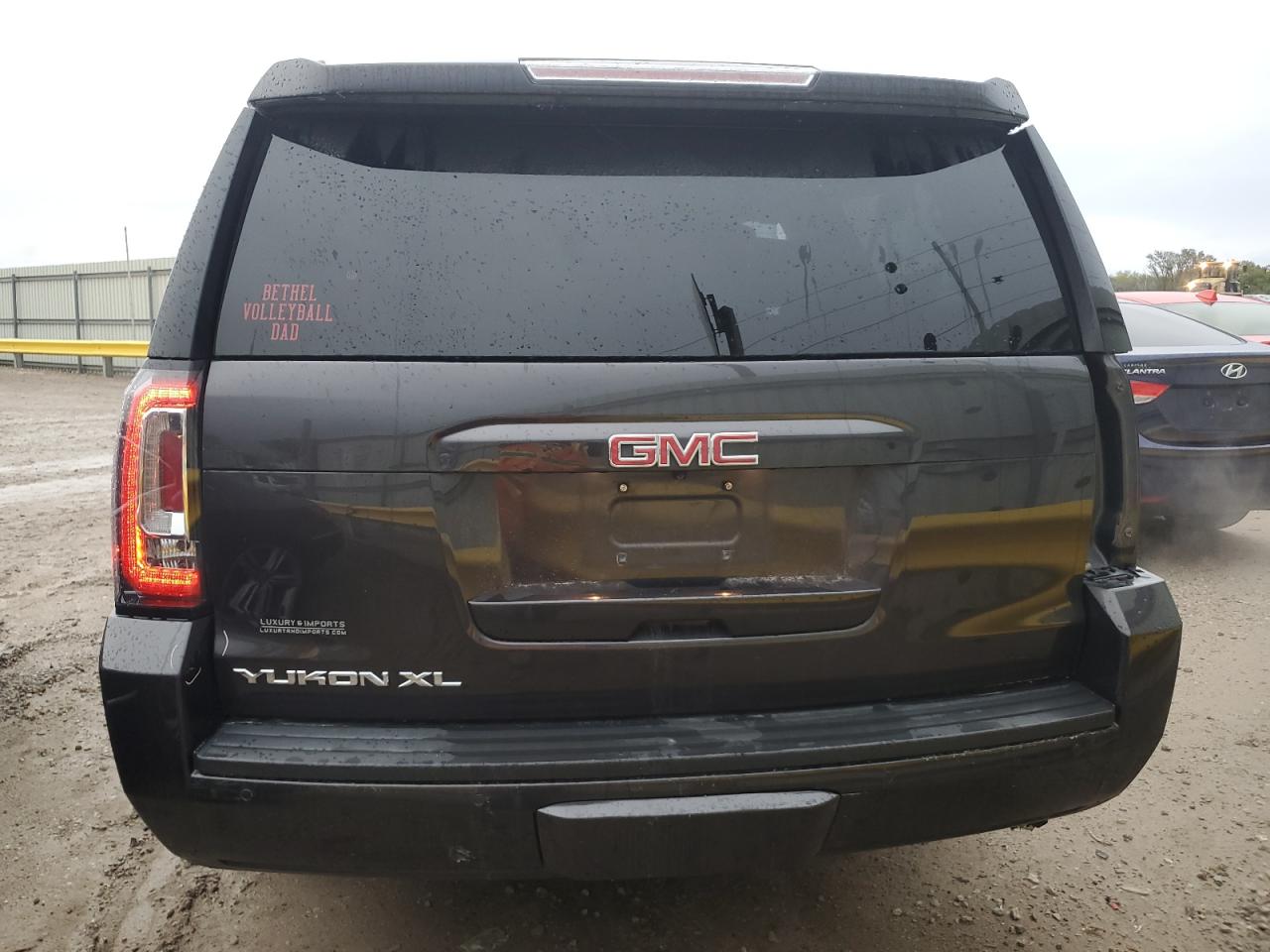 2016 GMC Yukon Xl K1500 Sle VIN: 1GKS2FKC6GR328403 Lot: 82312675