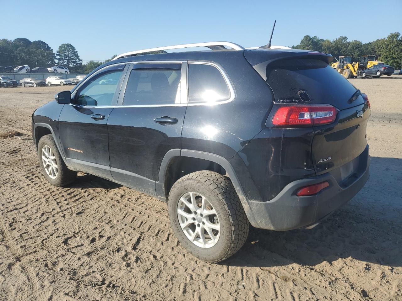 2017 Jeep Cherokee Latitude VIN: 1C4PJMCS1HW615052 Lot: 82463325