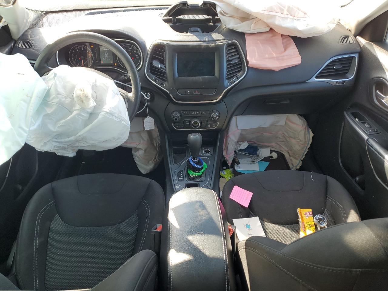 2019 Jeep Cherokee Latitude VIN: 1C4PJLCB3KD333038 Lot: 82542845