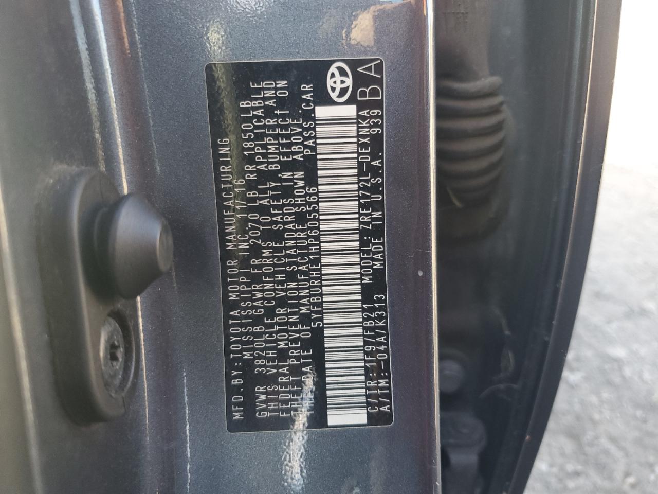 2017 Toyota Corolla L VIN: 5YFBURHE1HP605566 Lot: 86124705