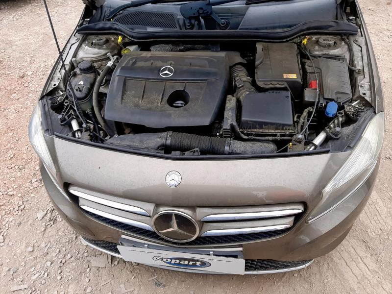2013 MERCEDES-BENZ A180 BLUEEFFICIENCY SE CD 