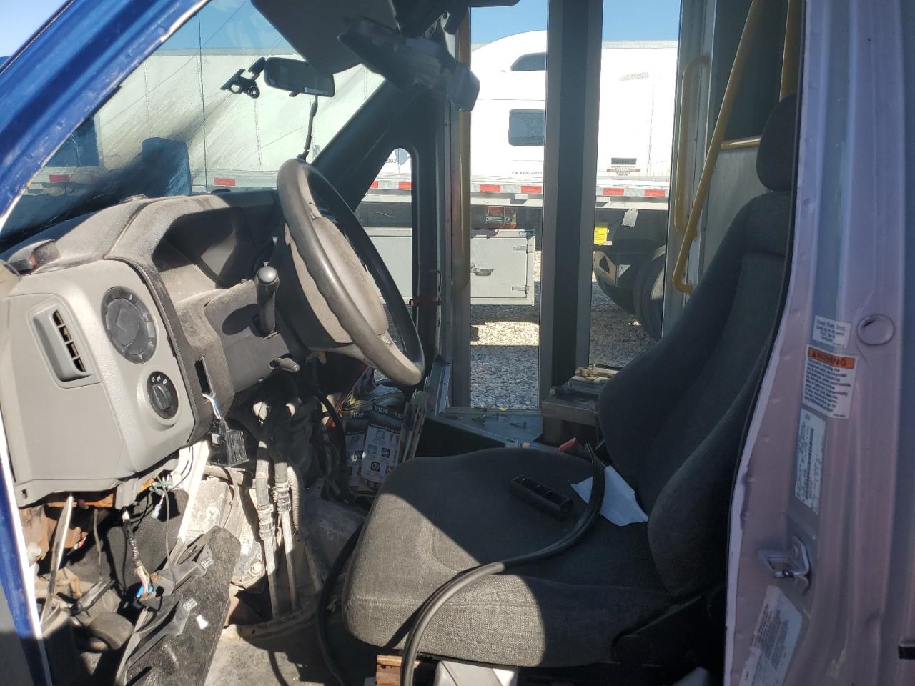 2019 Ford Econoline E350 Super Duty Cutaway Van VIN: 1FDEE3F69KDC14352 Lot: 86532595