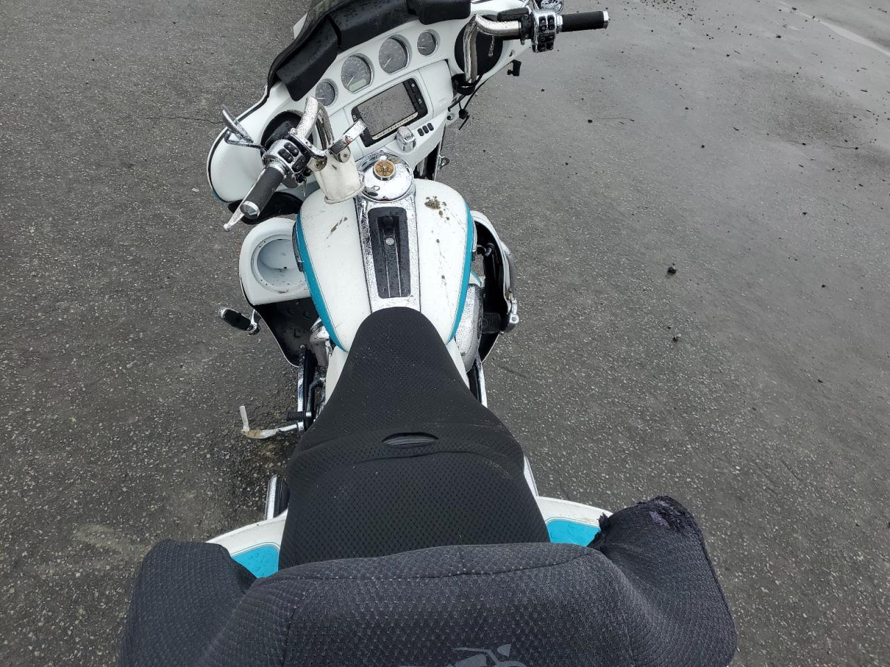 2017 Harley-Davidson Flhtcu Ultra Classic Electra Glide VIN: 1HD1FCC16HB656372 Lot: 90503155