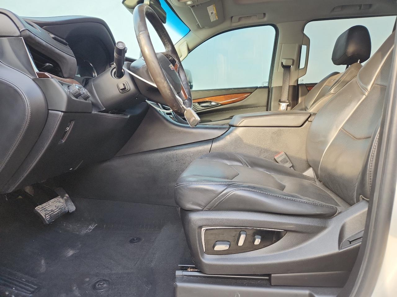 2018 Cadillac Escalade Esv Premium Luxury VIN: 1GYS4JKJ4JR215753 Lot: 90685215