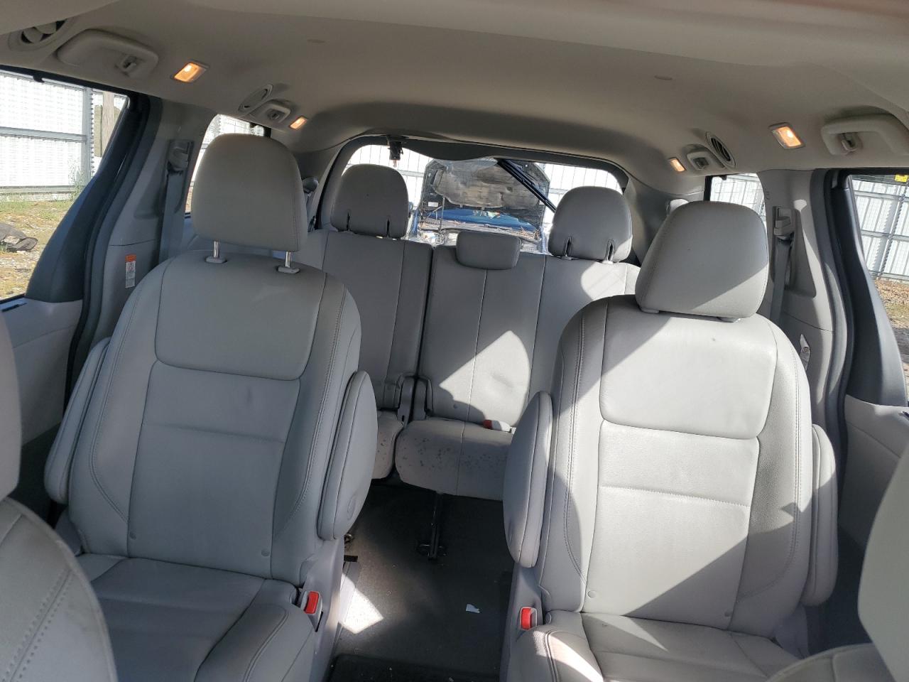 2017 Toyota Sienna Xle VIN: 5TDDZ3DC0HS168369 Lot: 84734265