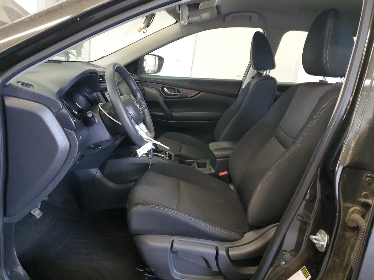 2017 Nissan Rogue S VIN: KNMAT2MT8HP543157 Lot: 82236055