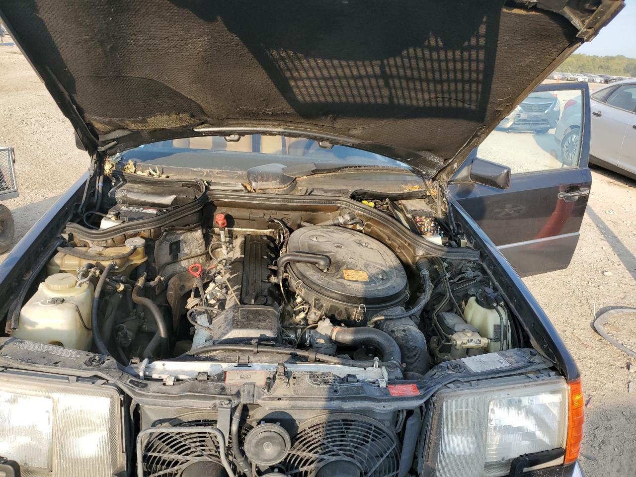 1992 Mercedes-Benz 300 E 4Matic VIN: WDBED30E9NB632464 Lot: 86144335