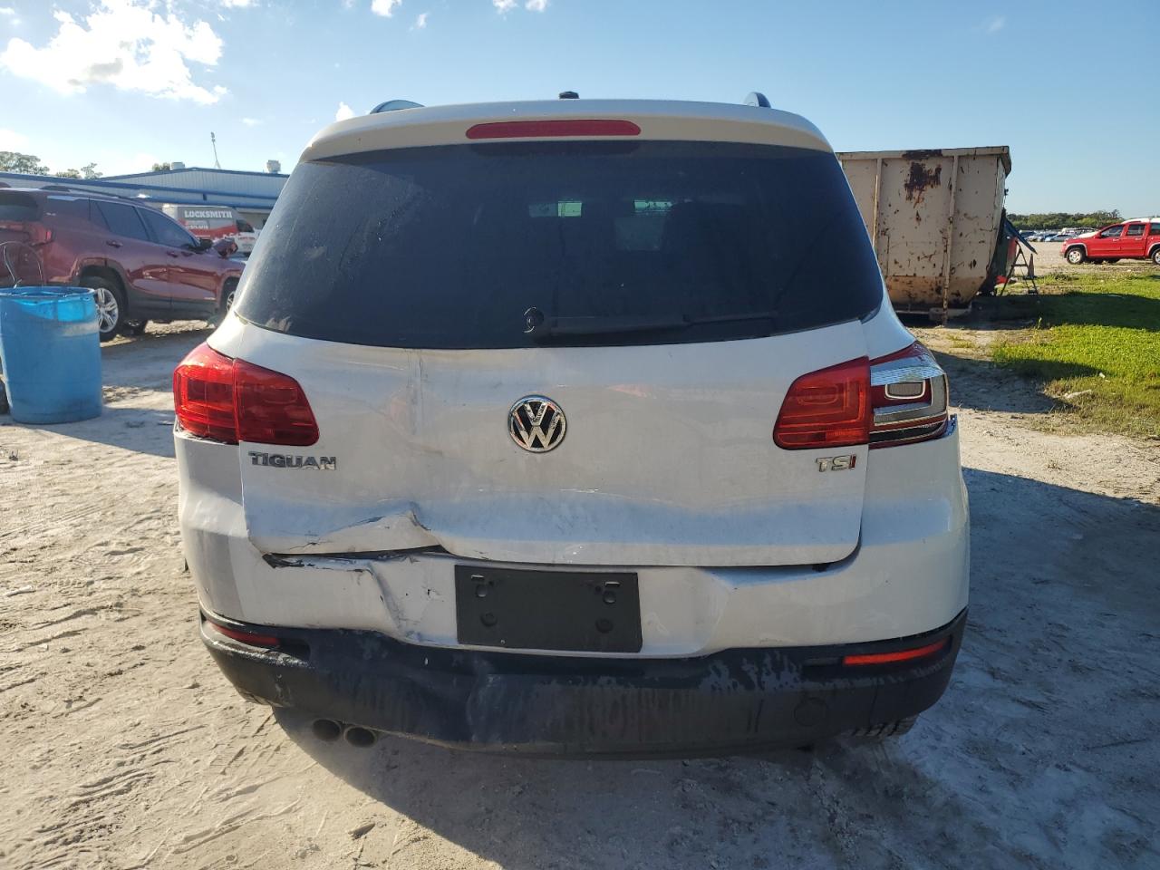 2016 Volkswagen Tiguan S VIN: WVGAV7AX5GW607184 Lot: 82444285