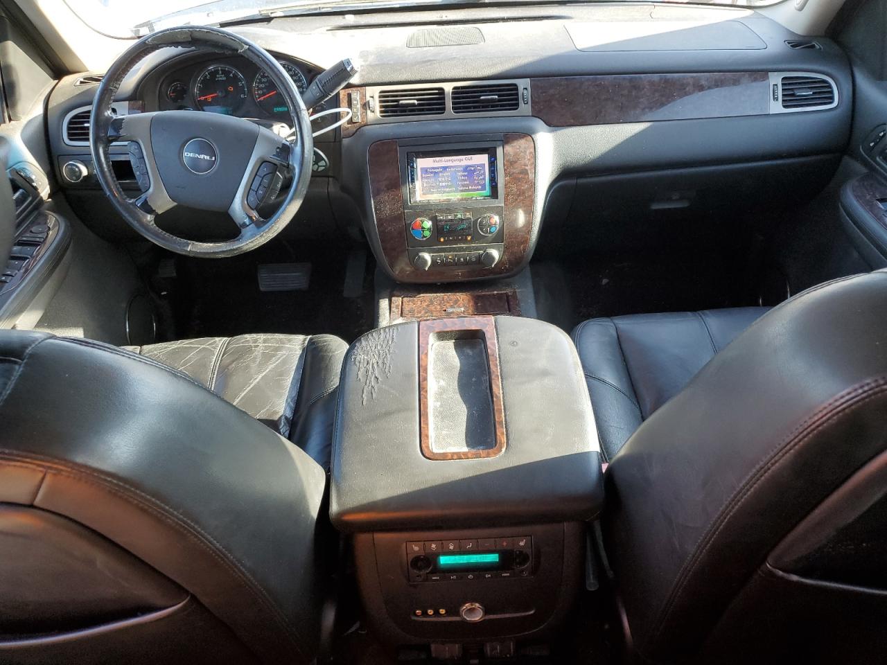 2008 GMC Yukon Denali VIN: 1GKEC638X8J251832 Lot: 89730875