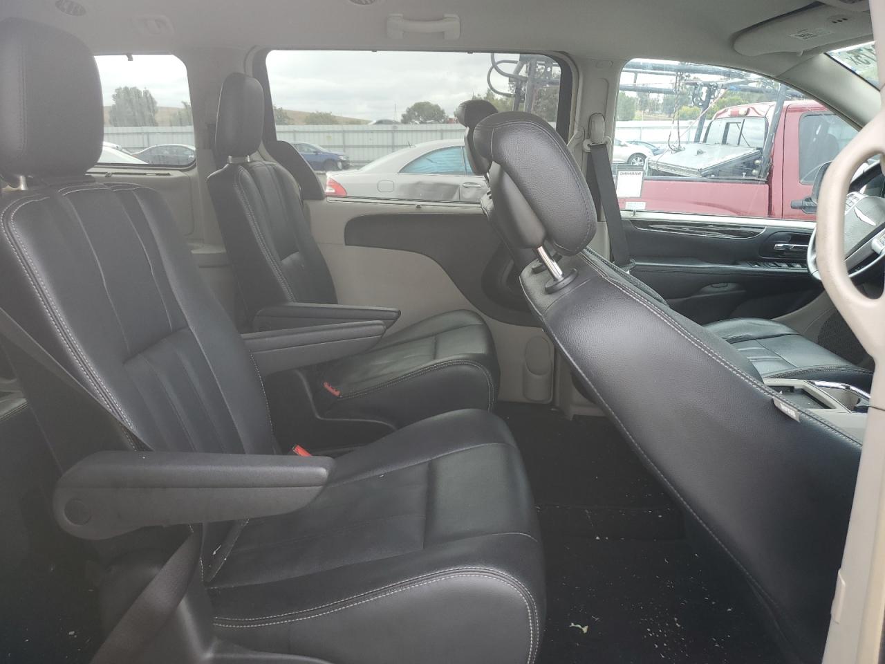 2016 Chrysler Town & Country Touring VIN: 2C4RC1BG7GR208052 Lot: 86318175