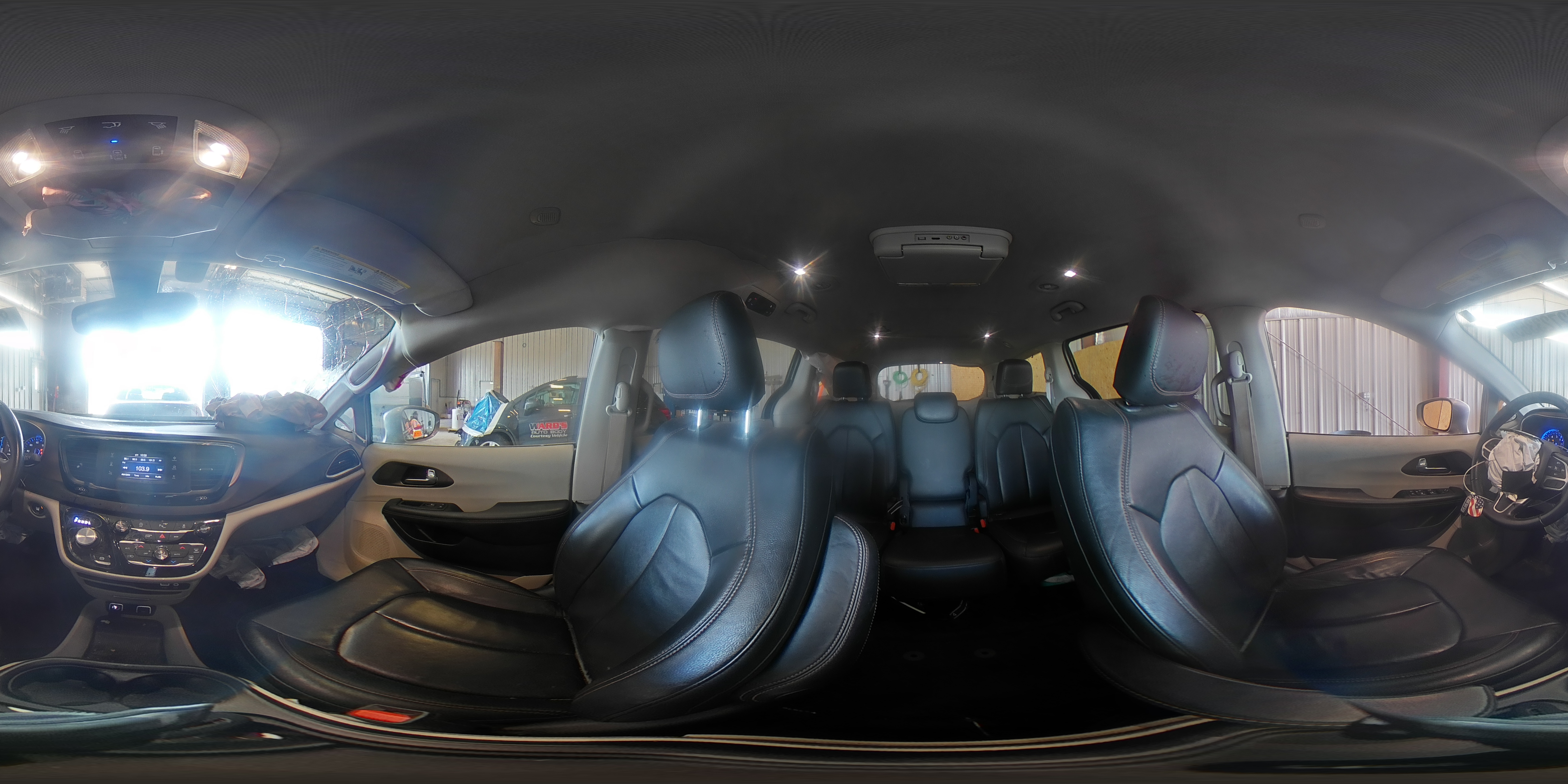 2017 Chrysler Pacifica Touring L VIN: 2C4RC1BG3HR702393 Lot: 82723355