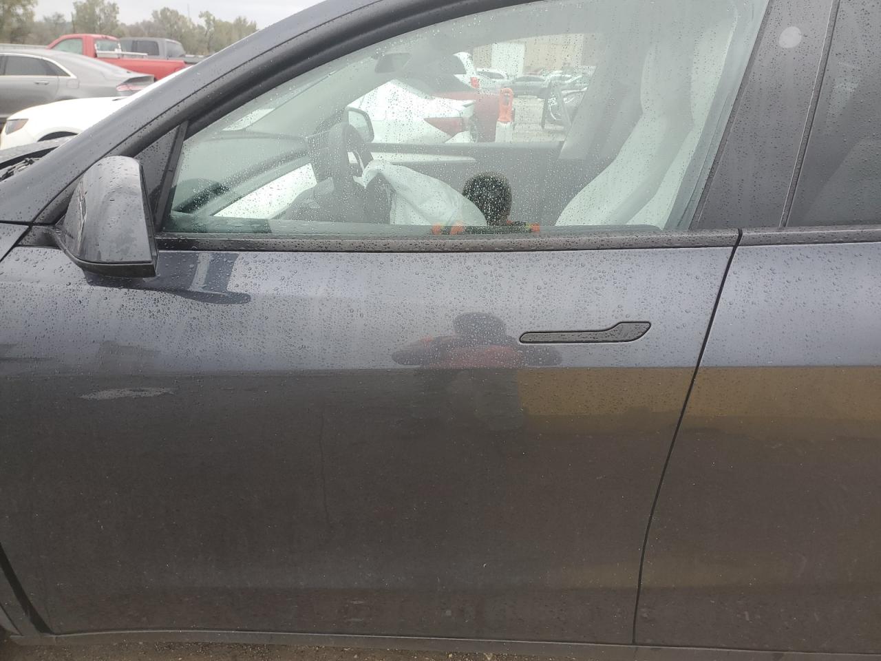 2024 Tesla Model Y VIN: 7SAYGDEEXRA236664 Lot: 90547165