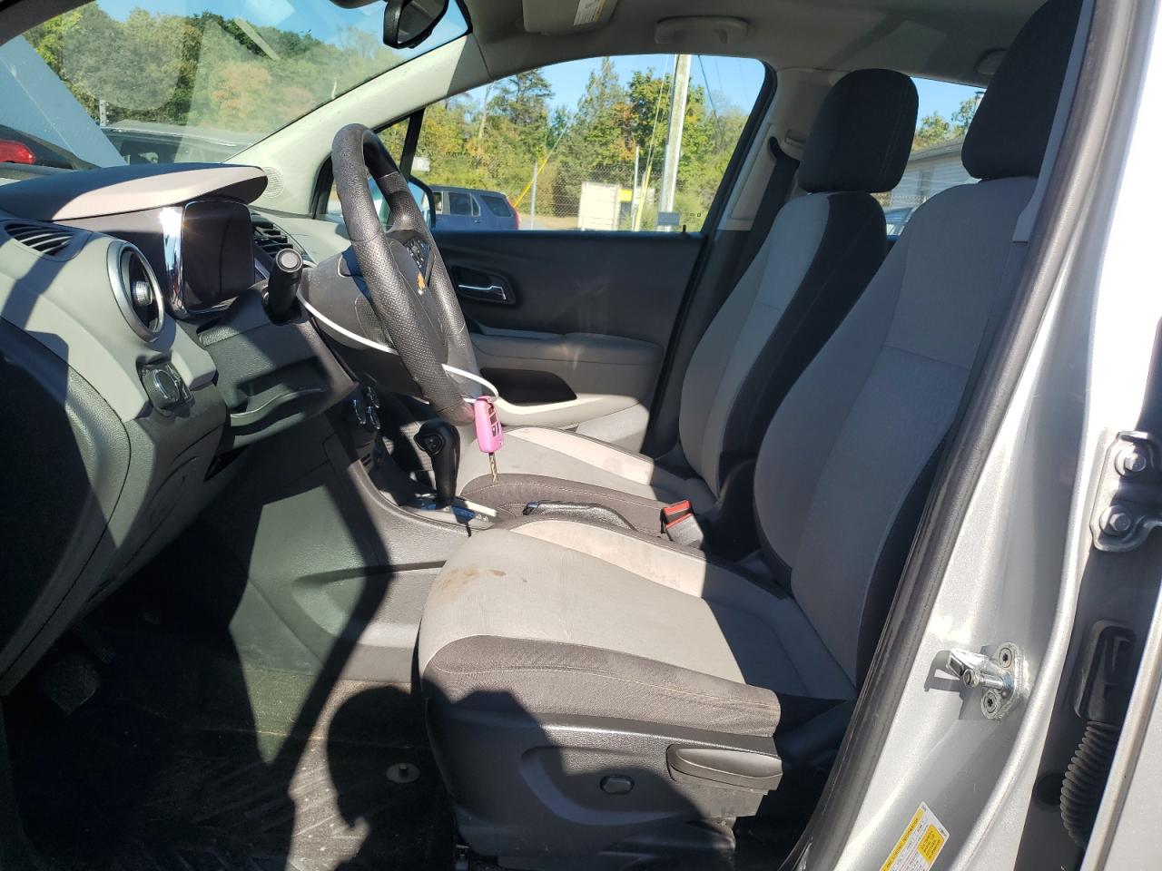 2016 Chevrolet Trax Ls VIN: KL7CJNSB2GB664138 Lot: 82318005