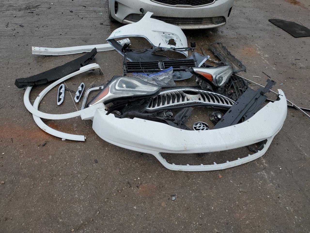 2017 Buick Envision Essence VIN: LRBFXBSA7HD024807 Lot: 82404665