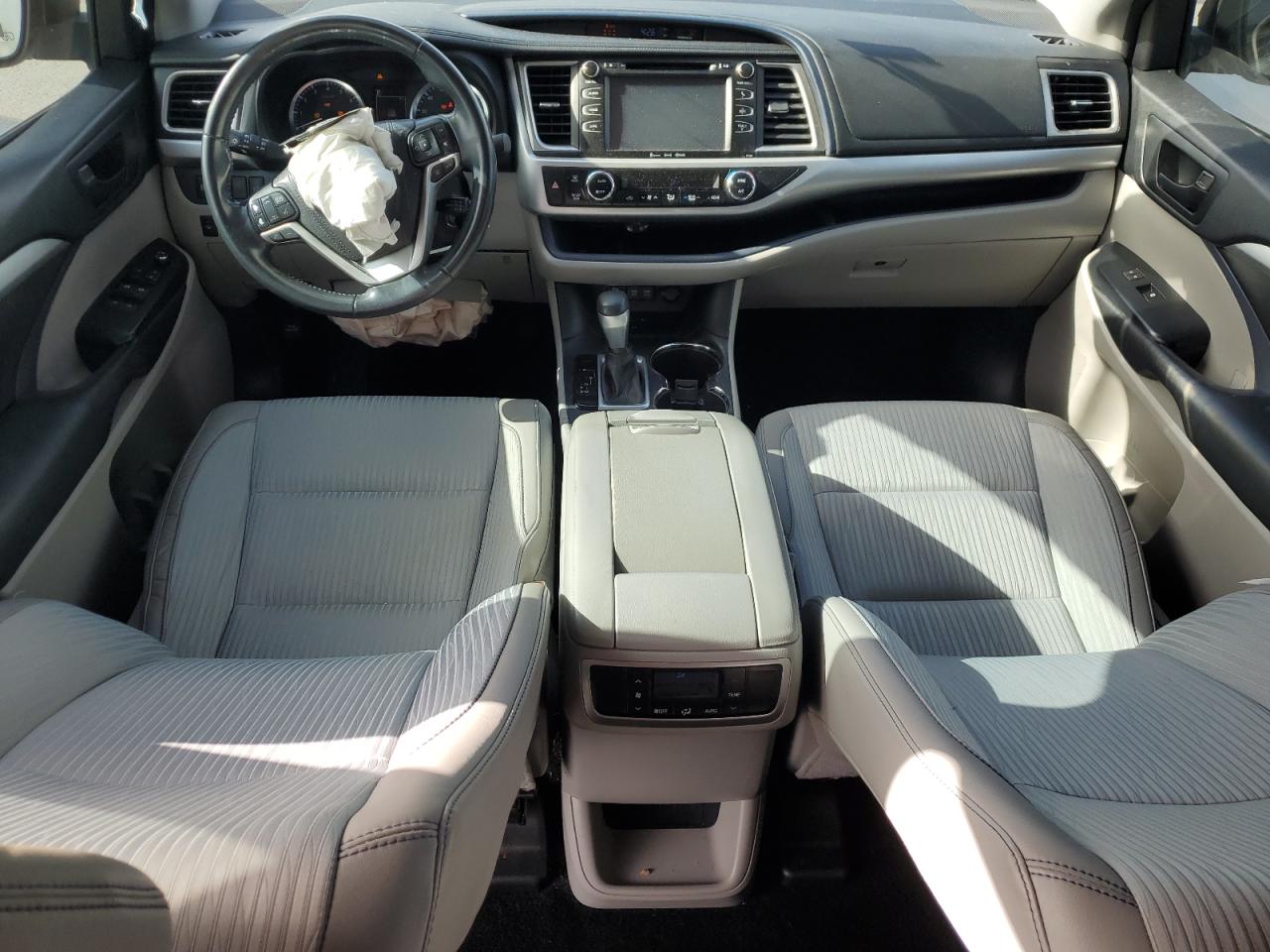 2017 Toyota Highlander Le VIN: 5TDZZRFH7HS209940 Lot: 81979635