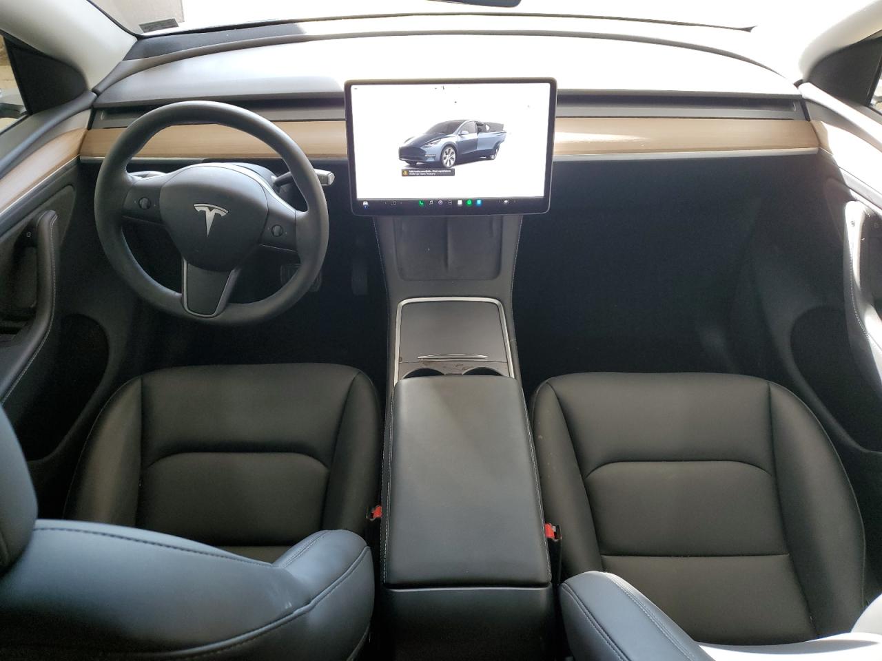 2024 Tesla Model Y VIN: 7SAYGDEE7RA269590 Lot: 84895775