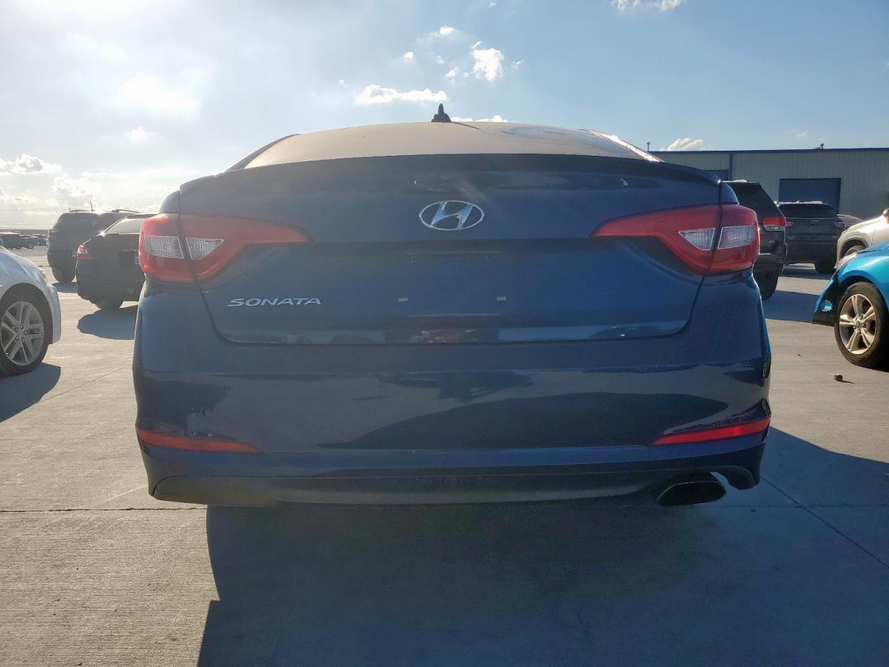 2017 Hyundai Sonata Se VIN: 5NPE24AF7HH560686 Lot: 82000825