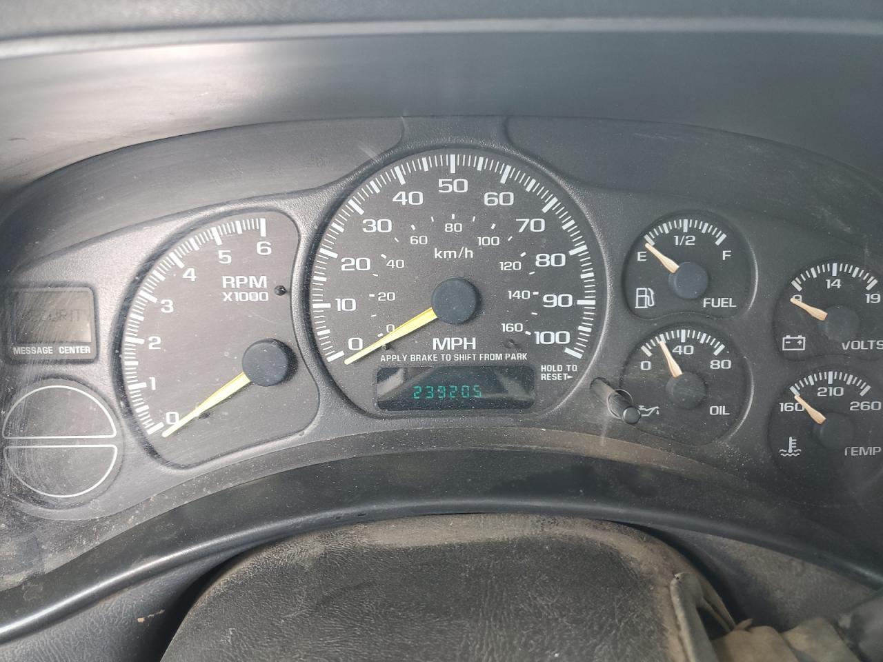 2000 Chevrolet Silverado C1500 VIN: 1GCEC19T3YZ353274 Lot: 86252375