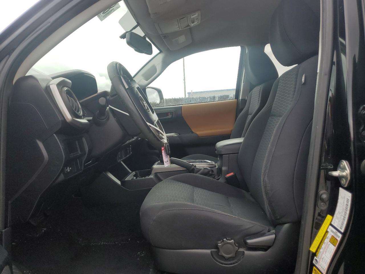 2017 Toyota Tacoma Double Cab VIN: 5TFAZ5CN1HX027340 Lot: 82281075