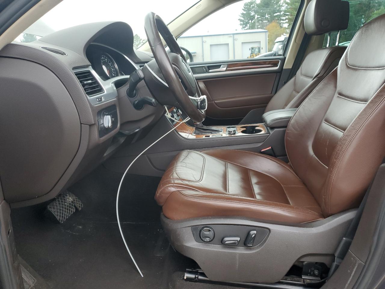 2011 Volkswagen Touareg V6 VIN: WVGFF9BP9BD003476 Lot: 90568355