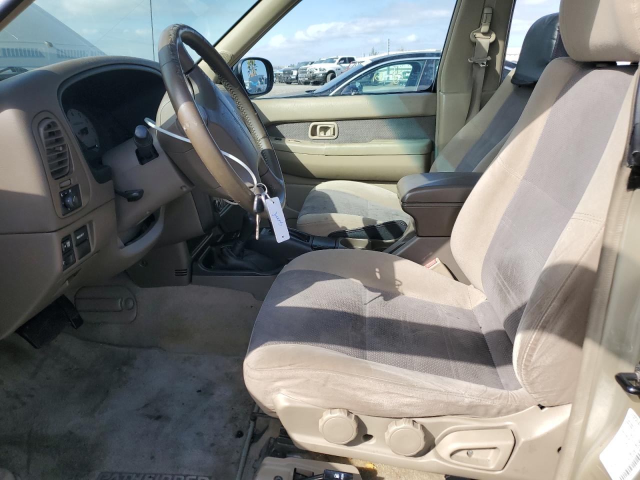 2000 Nissan Pathfinder Le VIN: JN8AR07Y2YW417820 Lot: 85601075