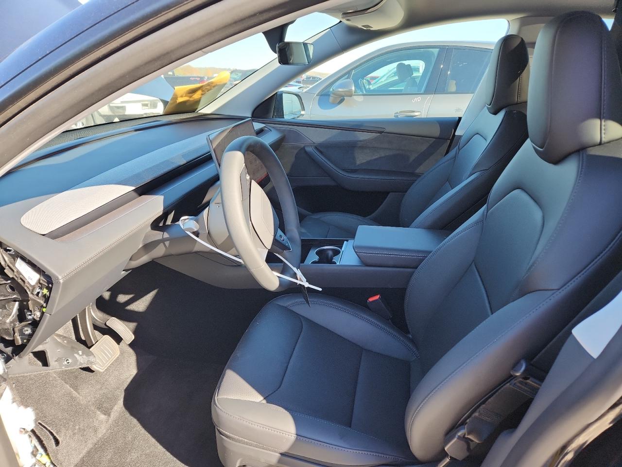 2026 Tesla Model Y VIN: 7SAYGDED8TF423449 Lot: 87251055