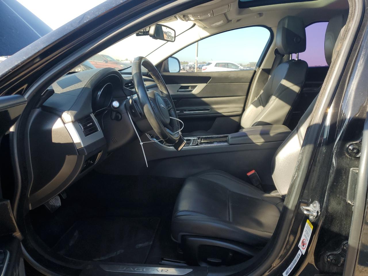 2017 Jaguar Xf Premium VIN: SAJBD4BVXHCY43289 Lot: 87180105