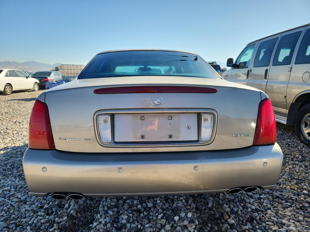 2002 Cadillac Deville Dts VIN: 1G6KF57972U140957 Lot: 82150355