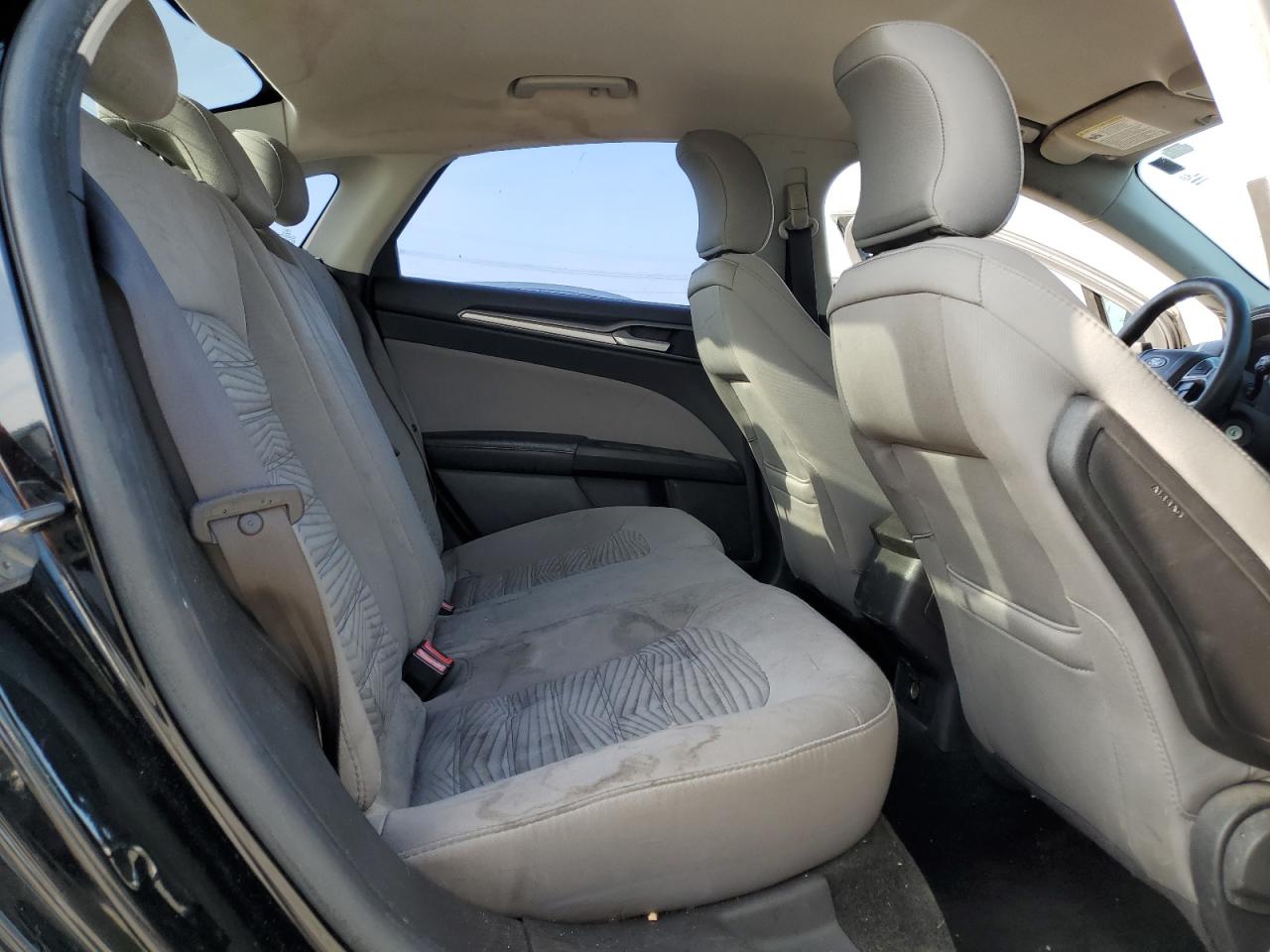 2016 Ford Fusion S VIN: 3FA6P0G77GR302135 Lot: 90873655