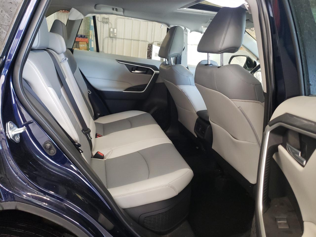 2024 Toyota Rav4 Xle Premium VIN: 2T3B6RFV1RW077208 Lot: 81927585